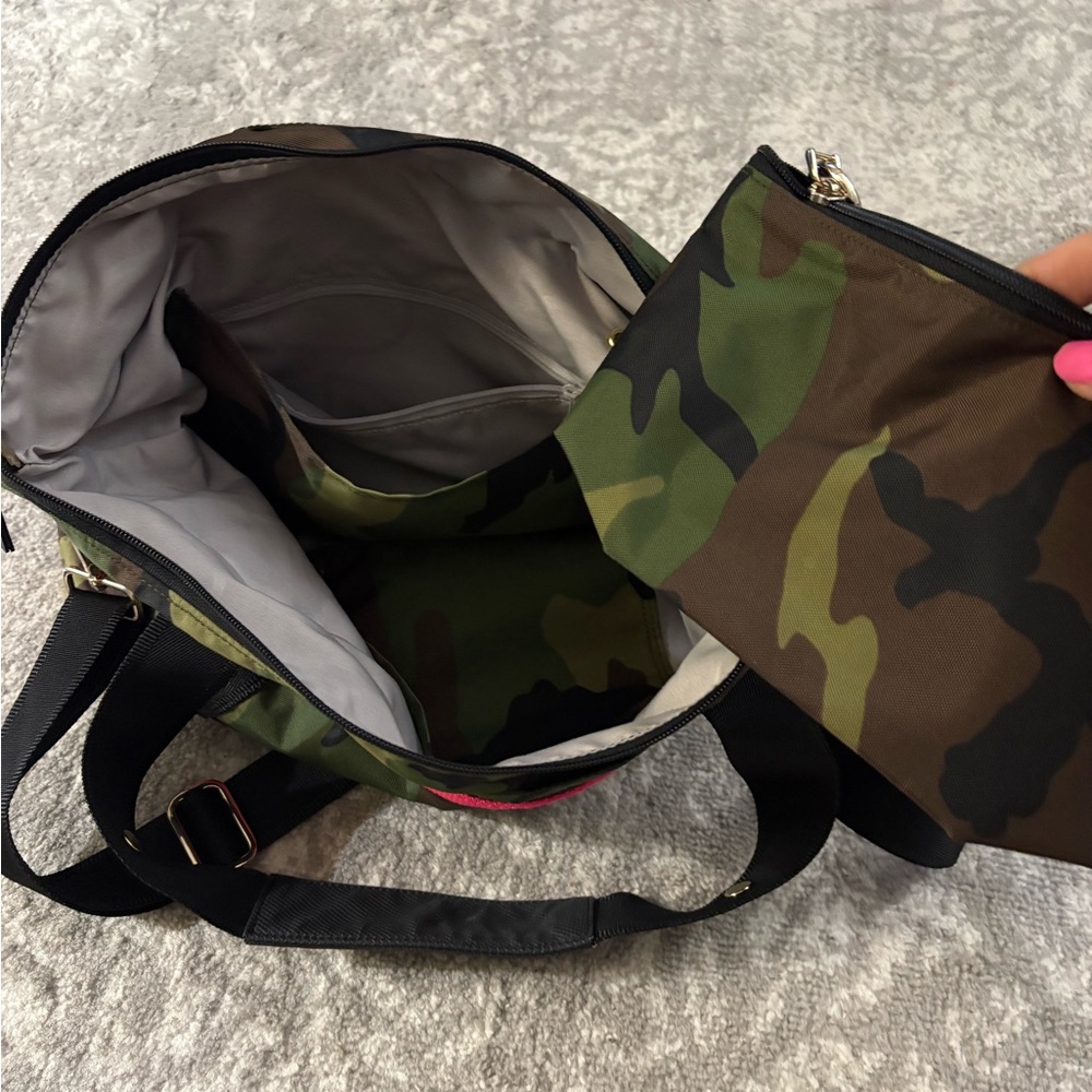 Andi small camo crossbody/ backpack bag - Picture 14 of 16